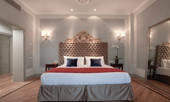 villa-flori-hotel-lake-como-junior-suite-luxury-room